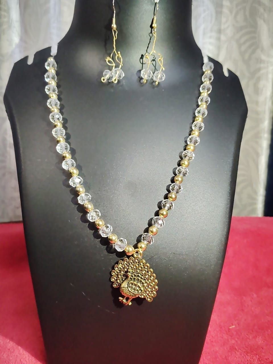 Crystal pendant set