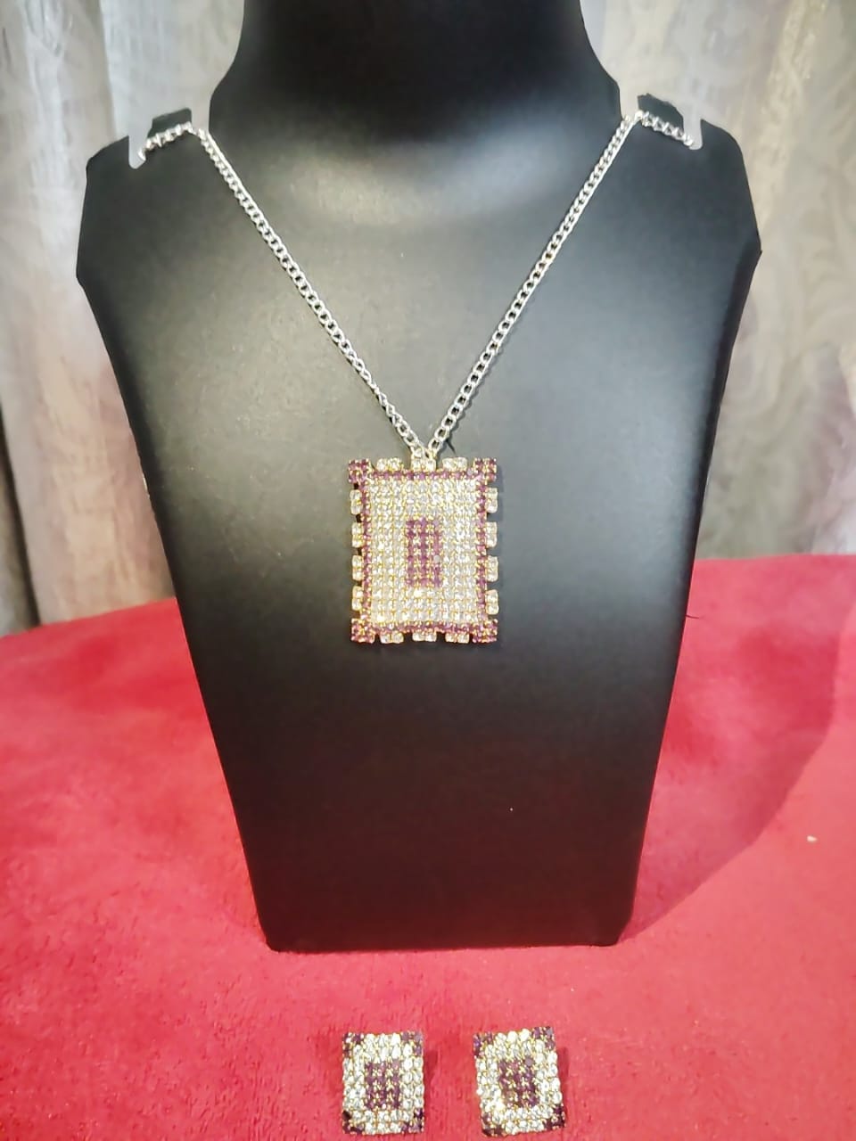 Stone studded Pendant